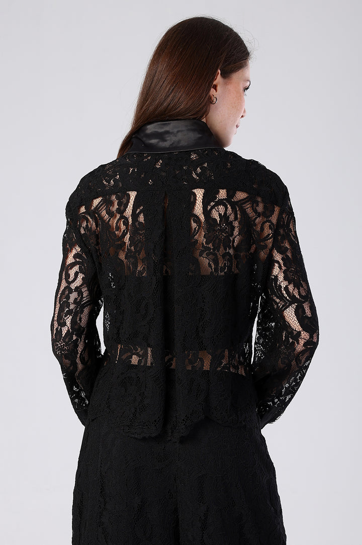 The Amélie Lace Shirt
